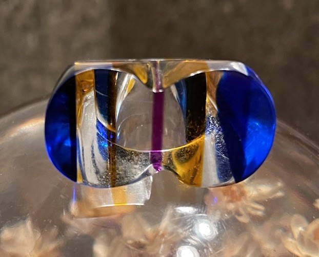 Retro Infinity Big Bold Lucite Ring!!! - image 2
