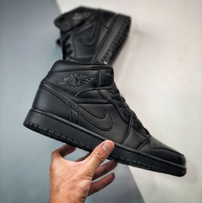 black jordan 1 mens