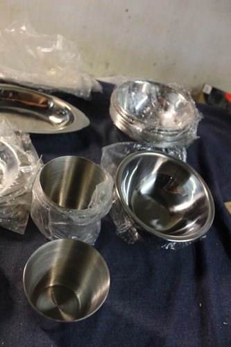 27 verschiedene NEUE Vollrath Edelstahl Schüsseln & mehr 47422 47425 47408 46792 - Bild 3 von 5