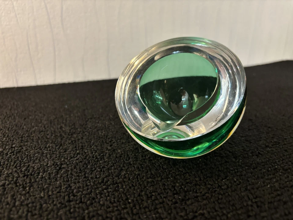 Cenere D'Argento Mezzo Sfera Overlay Verde In Cristallo Di Saint Louis Modello1 - Immagine 3 di 4