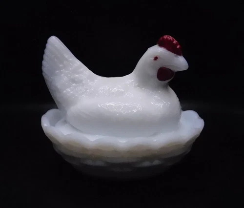 Vtg Small White Milk Glass Hen on a Nest Red Comb Scalloped Basket Weave Dish