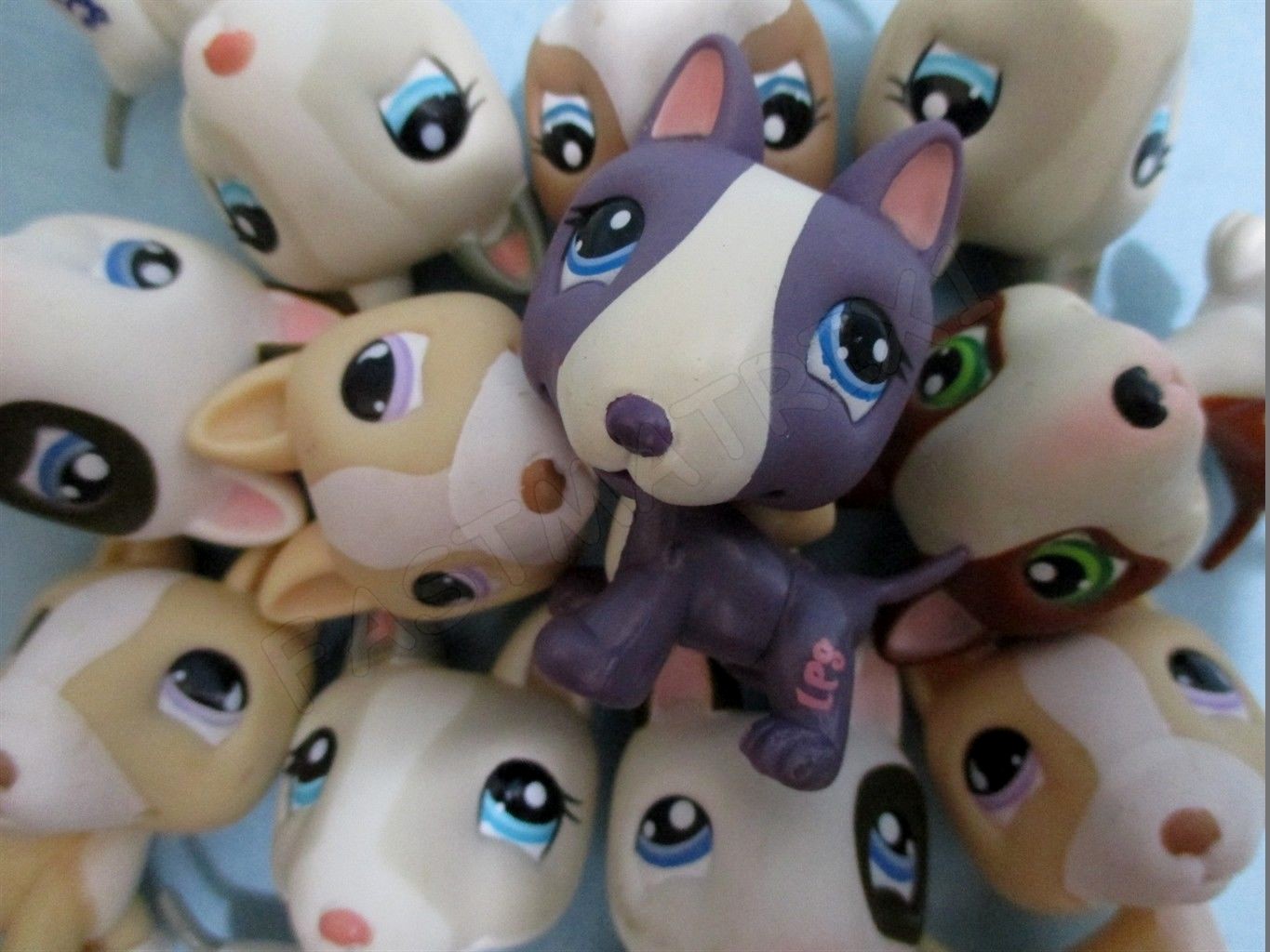 littlest pet shop minifigures