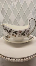 Wedgwood England STRAWBERRY HILL GRAVY SAUCE BOAT with attached Underplate