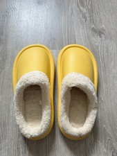 Yellow/Cream Faux Fur Lined Clog Slip-On Slippers US 6-7 Women s