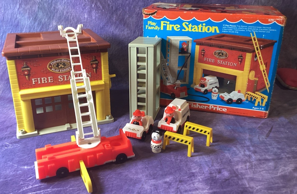 Vintage 1980 Fisher Price Fire Station #928 in Box *Please Read
