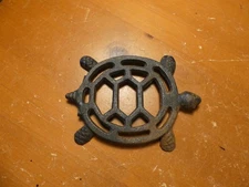 Vintage Cast Iron Turtle Trivet – 4” Marked Taiwan – Primitive Kitchen Decor 
