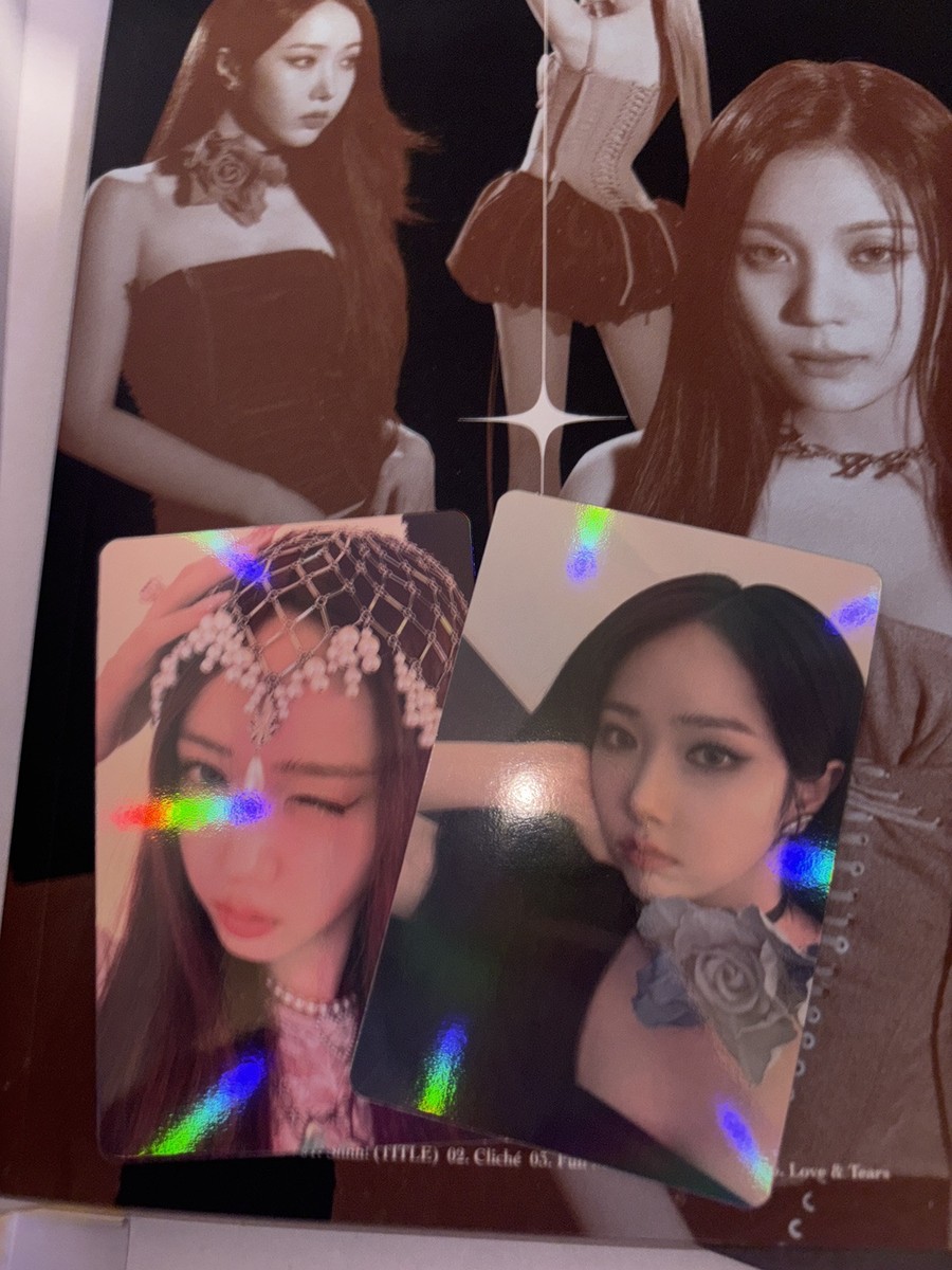 VIVIZ [Voyage] Autographed Signed Album 2 ver Full Set