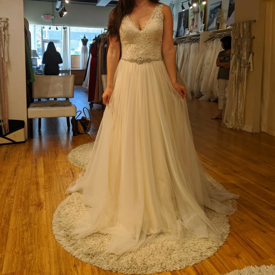 Allure Ivory Wedding Dress - Image 4 of 4