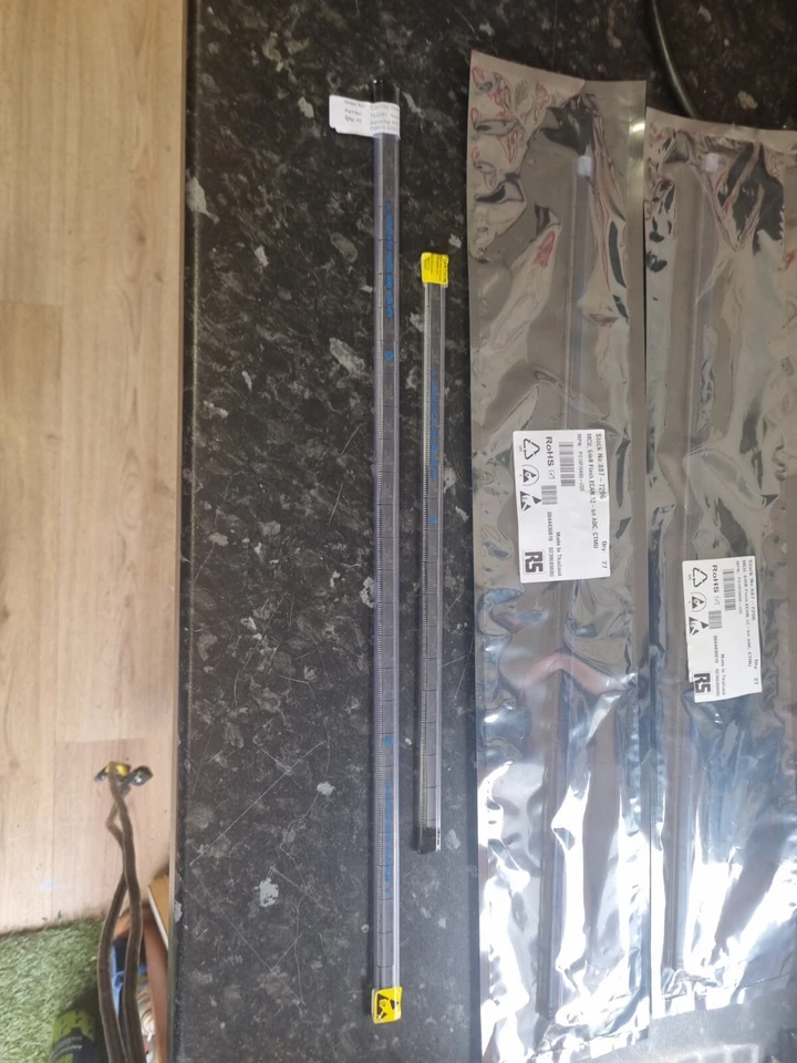 PIC18F26K80-I/SO  Micochip Surface Mount X99 - Image 4 of 4