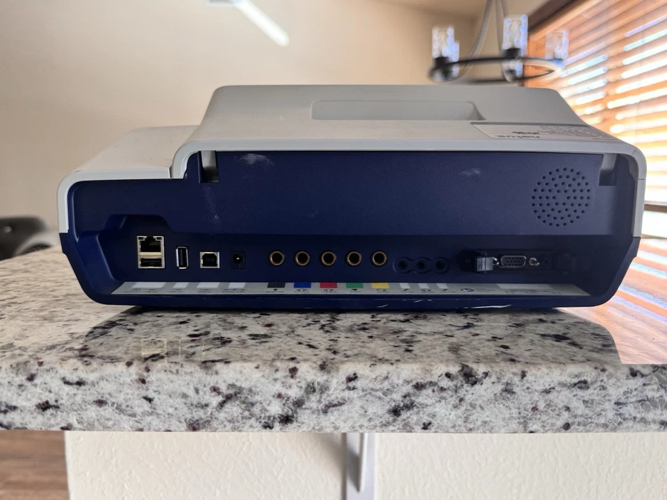 Timpanómetro y audiómetro Maico touchTymp MI 26 pantalla táctil de 10,4" usado PIEZAS Foto 2 de 4