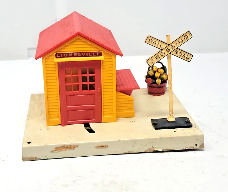 NoS Lionel Operating 6-12713 Automatic Gateman Gate House 027, Untested Preowned - Image 3 of 4