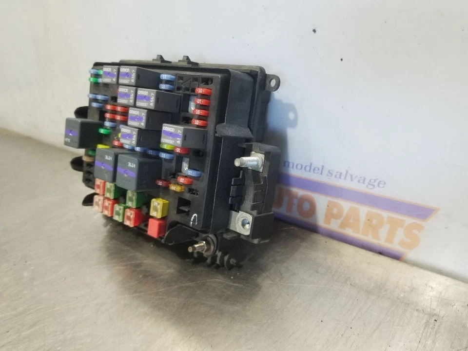 03 2003 GMC SIERRA 1500 4.8L ДВИГАТЕЛЯ ПРЕДОХРАНИТЕЛЬ КОРОБКА 1517711701 - Изображение 3 из 4