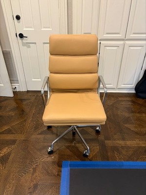Herman Miller Eames Soft Pad Chair EA217/EA219 Tan Leather Aluminum Office Desk