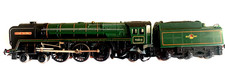 Tri-ang  OLIVER CROMWELL 70013 LOCOMOTIVE GREEN  & WIRED TENDER RUNNER
