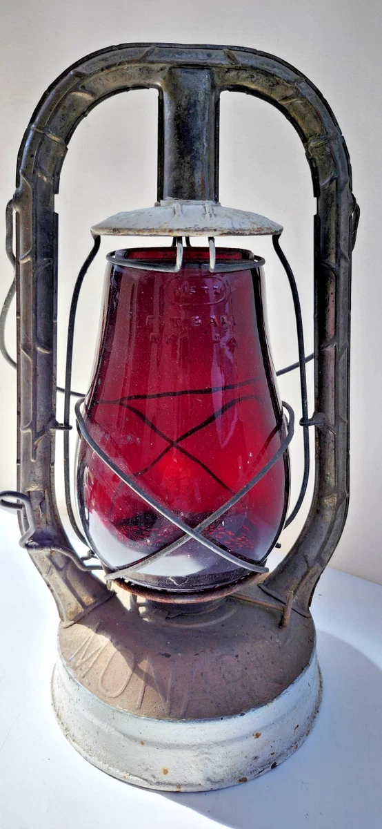 Dietz Monarch Lantern In Collectible Railroad Lanterns & Lamps for