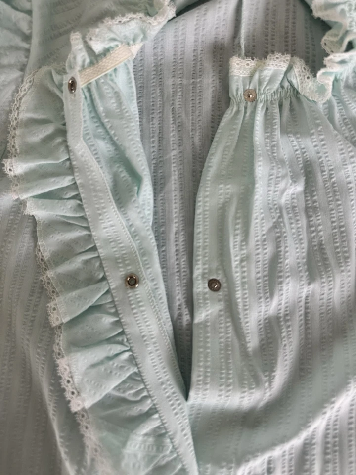 Camisón vintage Miss Elaine con volantes delanteros a presión pradera cottagecore pequeño nuevo con etiquetas Foto 4 de 4