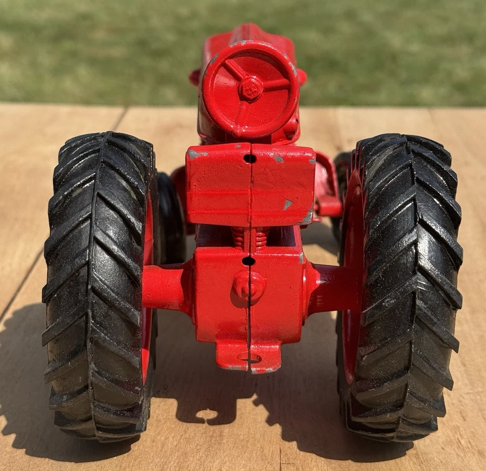 "Tractor agrícola Hubley de hierro fundido de colección frente ancho rojo aprox. 9""" Foto 4 de 4
