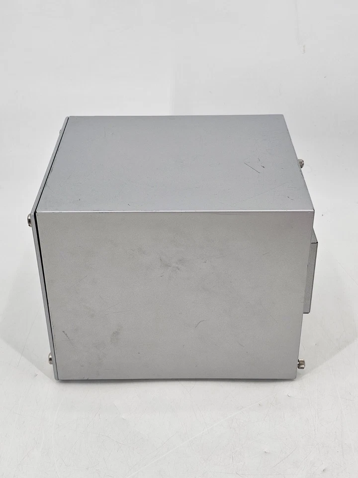 Infrant ReadyNAS X6 (Diskless System) Support 4 SATA disks, up to 2TB capacity - Image 3 of 4