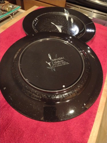 2 - Mikasa Galleria Opus Black Calla Lily 11" Dinner Plates - Picture 5 of 7