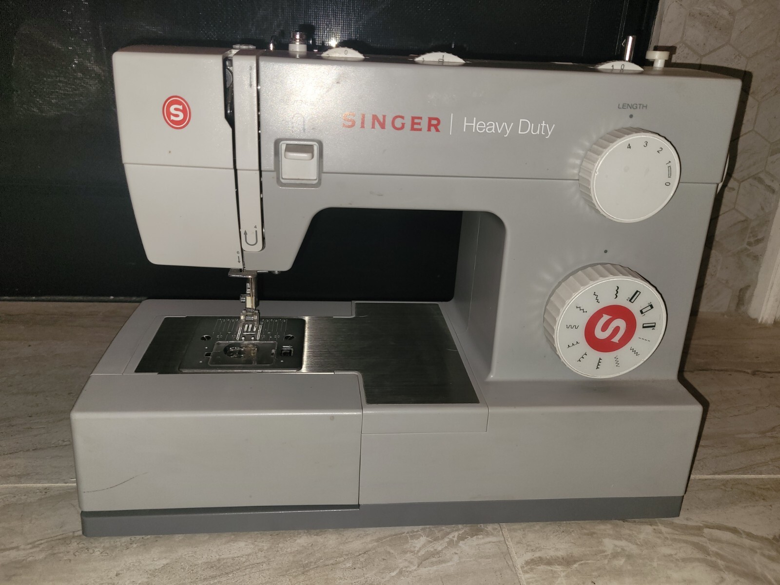 Singer Heavy Duty 4411 Sewing Machine *No Pedal/Adapter or Accessories