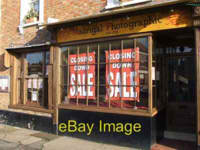 Photo 6x4 The shop that never was - closing down Thame If you look at [[[ c2006