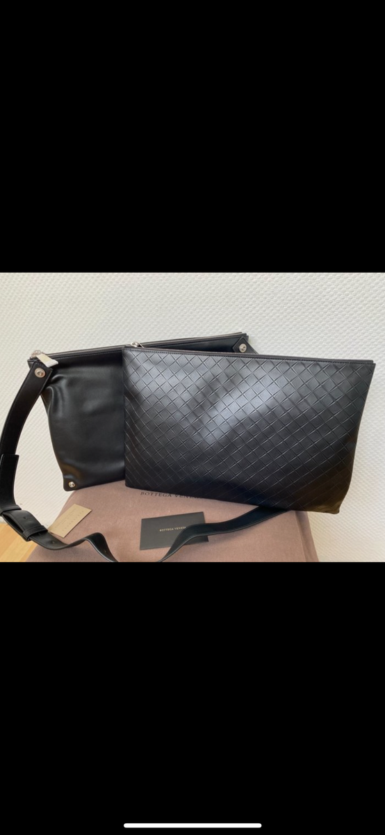 ポーチ BOTTEGA VENETA Black Leather Crossbody Bag Bottega Veneta Intrecciato Pouch