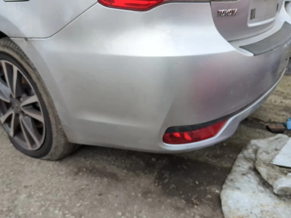 TOYOTA AVENSIS 2011-2018 REAR BUMPER SILVER - Image 4 of 4