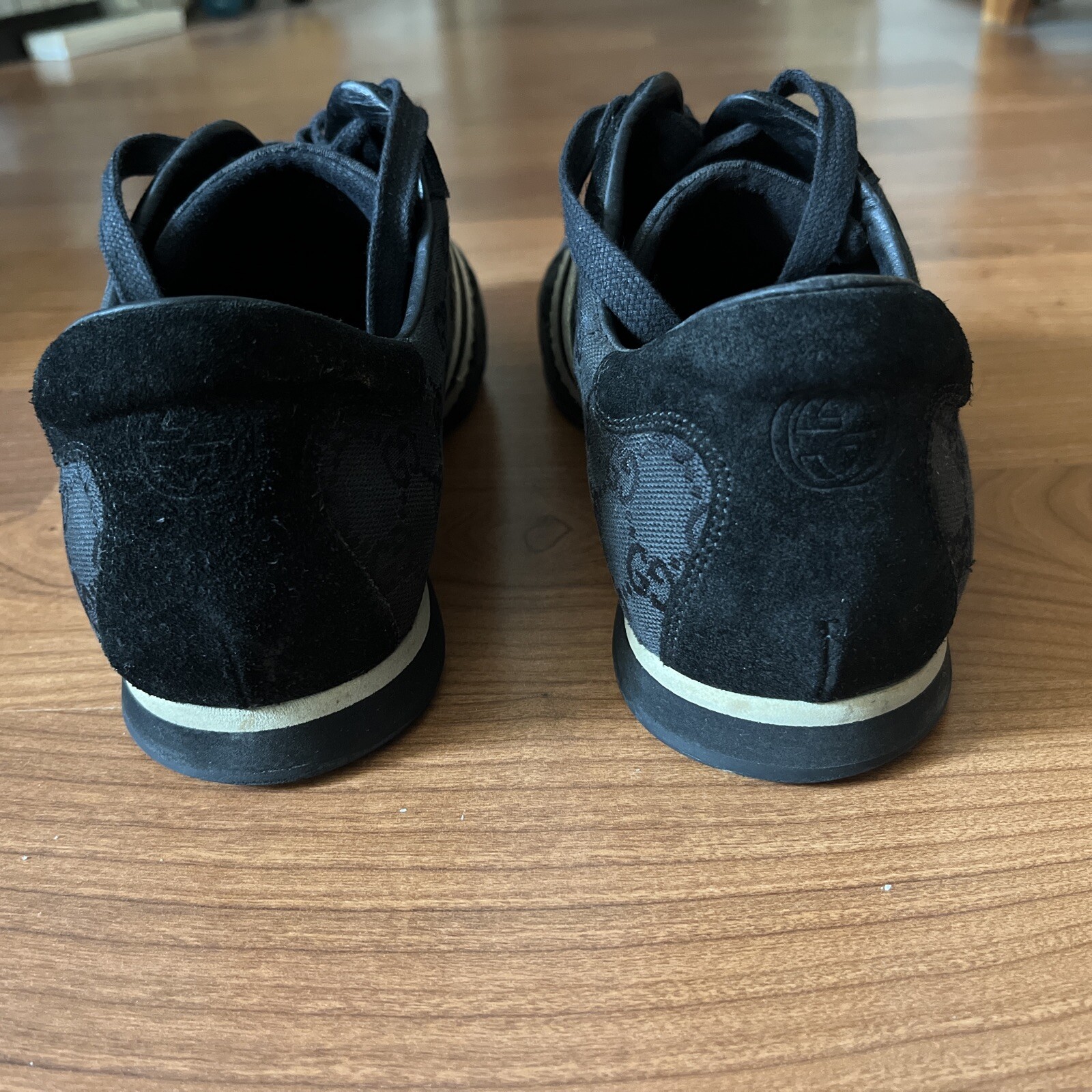 Gucci Black Rare Vintage Discontinued shoes 9 1/2D Slight Slash Cut Left Shoe. image 5