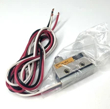 Omron ZC-D55-ML4 Pin Plunger Limit Switch w/ Leads  - NOS okuma parts