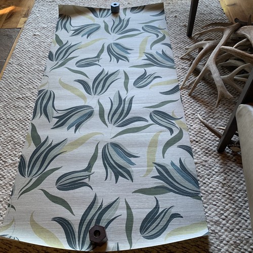 Abnormals Anonymous Secret Garden DREAMWEAVER on Grasscloth Wallpaper 70.5" x33" - Picture 19 of 21