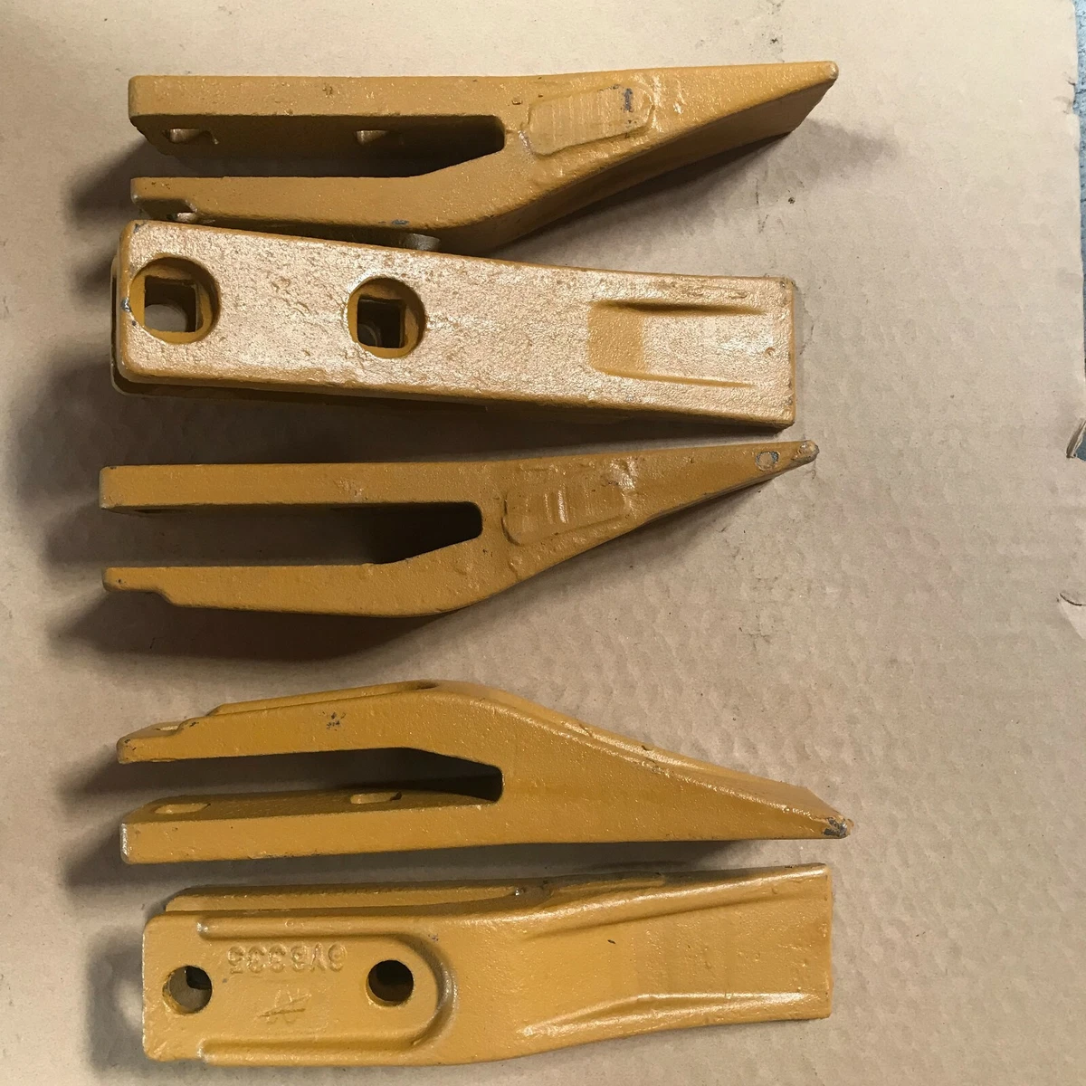 5 PCS 1358203 Tooth-UNI Fits Caterpillar 6Y6335 414E 416B 416C  