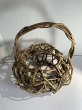 Vtg Artisan Grapevine Basket Handled 10”