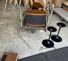 Vintage Bose 901 Series V Speakers Pair with Tulip Stands Excellent Condition