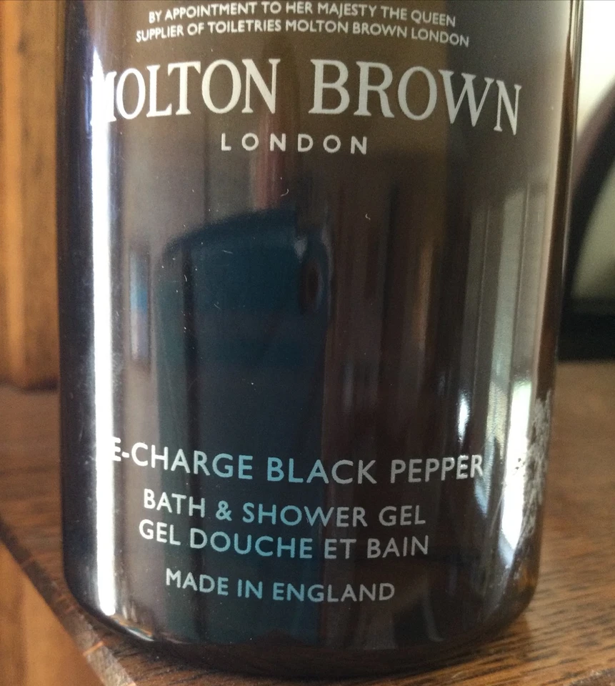 Gel de baño y ducha Molton Brown Re-Charge pimienta negra 10 fl oz 300 ml Inglaterra Foto 2 de 4