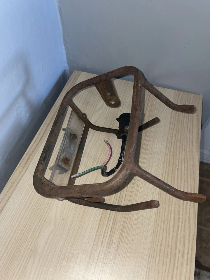 Conjunto de faros OEM Honda ATC BIG RED ATC200E 200ES 1983 1984 con jaula de montaje Foto 3 de 4