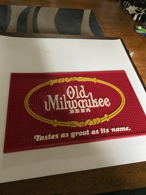 Vintage Bar Matt Old Milwaukee Beer Red And Gold 11.5x18.5(Tastes As Great As It