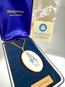 Authentic Peter Rabbit Necklace Gold Plated Ceramic Pendant Oval Used