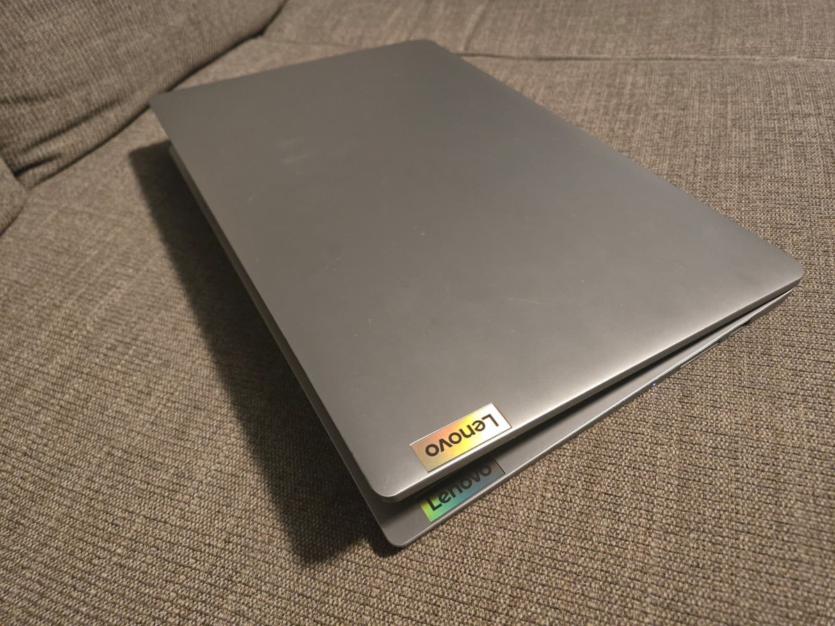 Lenovo IdeaPad 1 15AMN7 (82VG) Laptop - AMD Athlon Silver, 4GB RAM