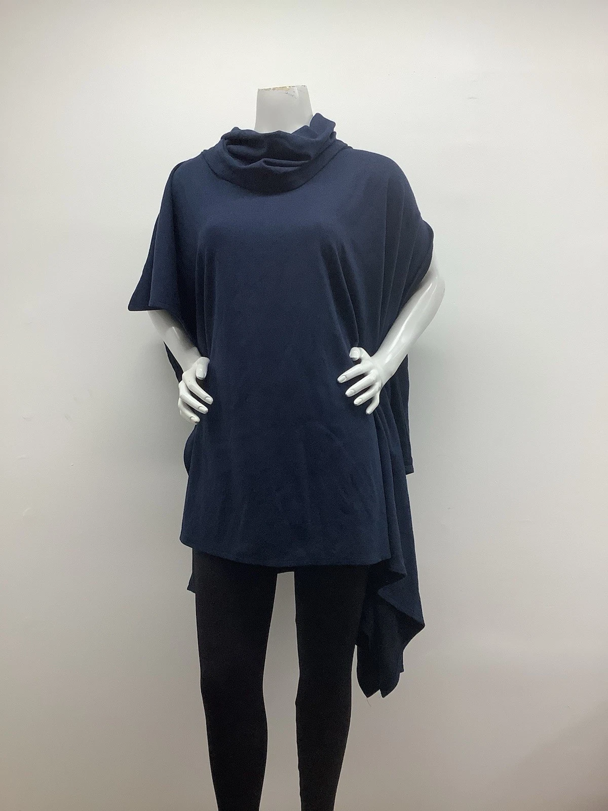 H Halston Funnel Neck Poncho Heather Navy Women's Size L/XL, New.
Opens in a new window or tab