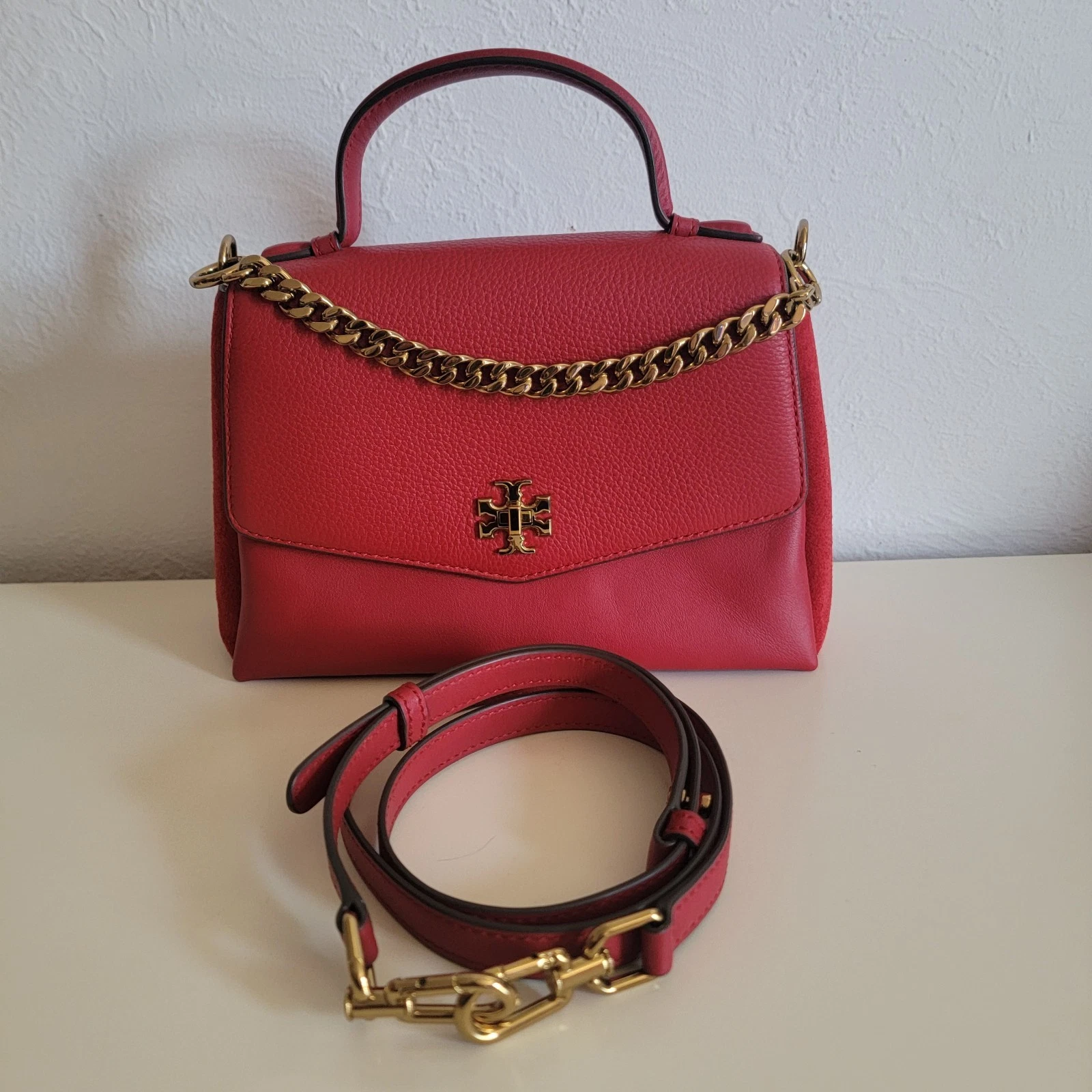 Borsa a tracolla convertibile Tory Burch Kira Red Pebble camoscio pelle liscia catena