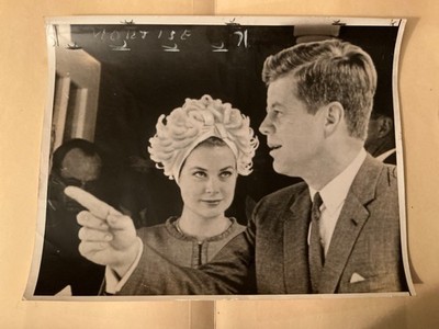 Jonh F Kennedy and Grace Kelly 1961 Daily Mirror newspaper used photo