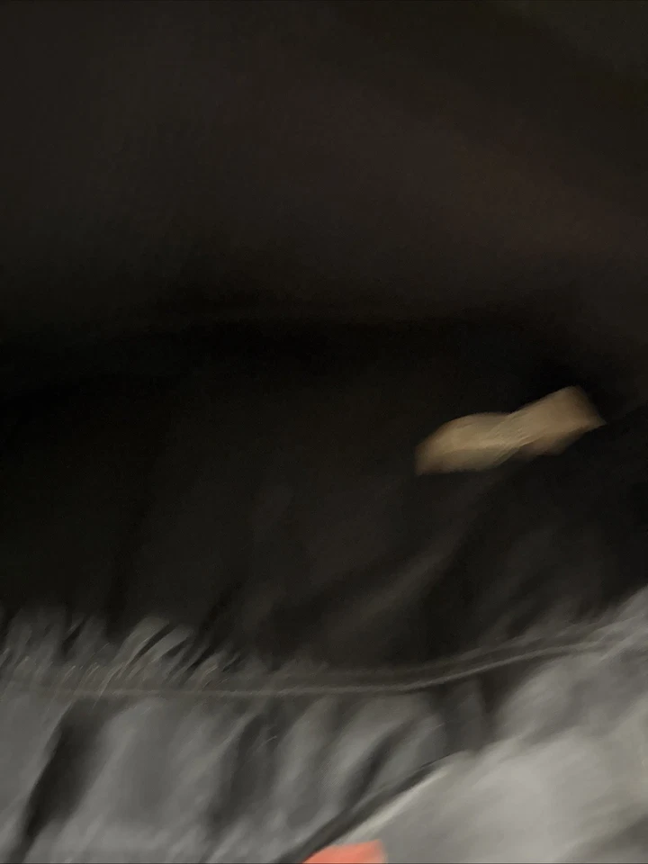 Mochila Deadpool Marvel roja/negra Foto 3 de 4