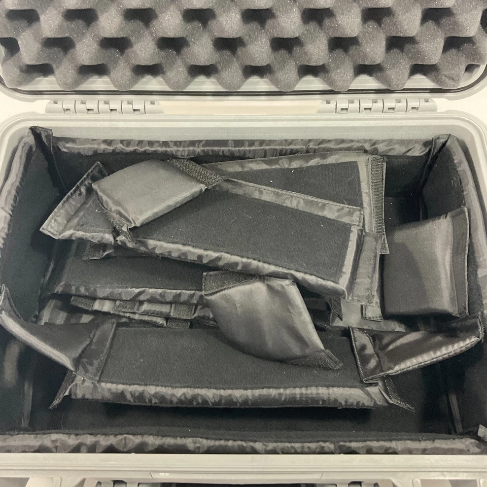 Estuche Rígido Pelican 1500 Gris + Papeles Hecho en EE. UU. Foto 4 de 4