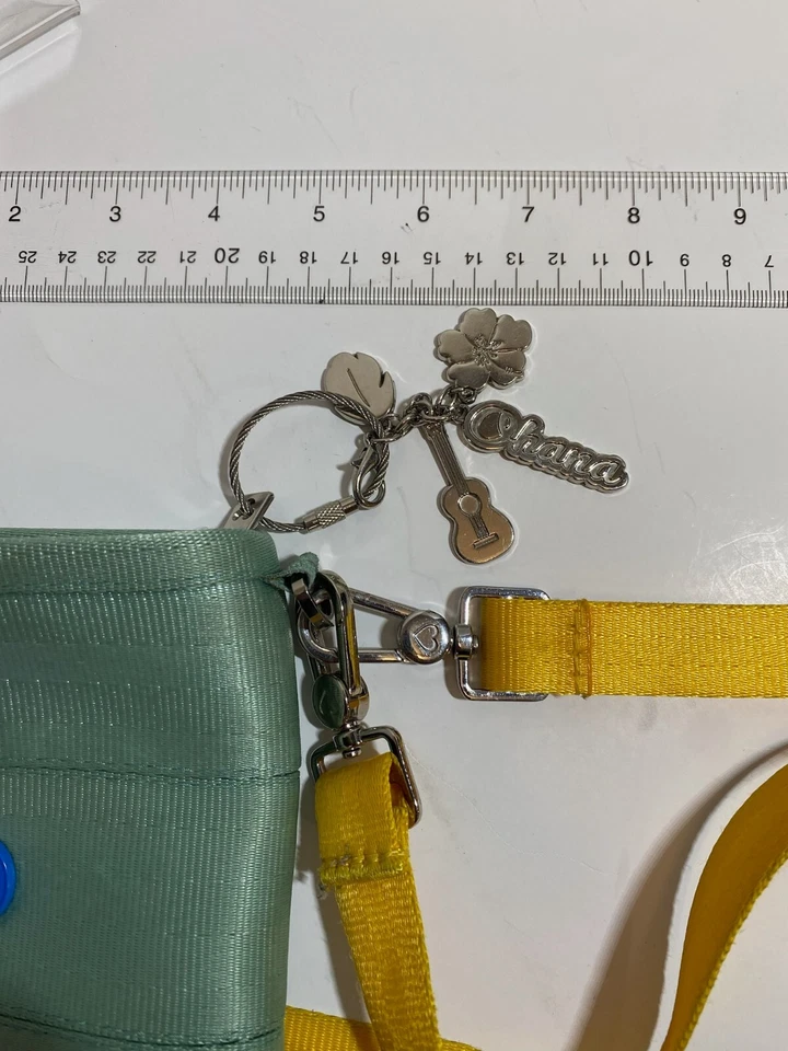 Harvey's Disney Lilo and Stitch Scrump Hip Pack Parque Exclusivo Foto 3 de 4