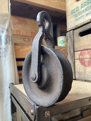 ￼ Antique Cast Forged Iron Barn Pulley Block Tackle Vintage Metal Farm Barn Tool