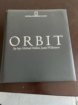 Buch Orbit von Jay Apt, Michael Helfert National Geographic Society