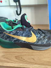 Nike zoom flywire UK Size11  Black/Green with Gold Swoosh