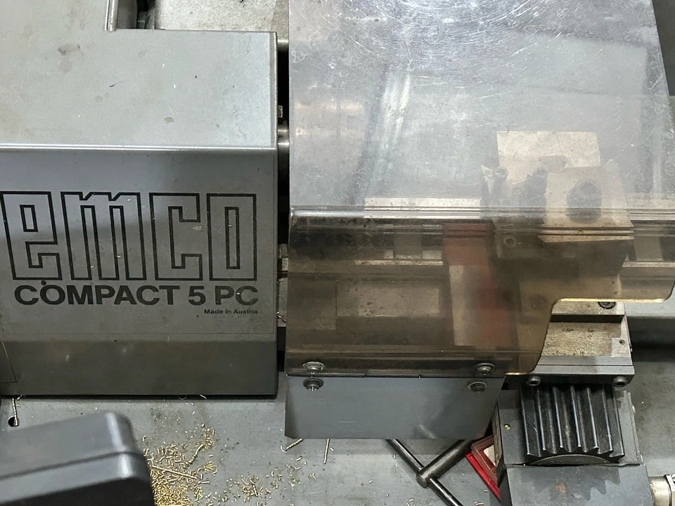 Máquina de torno compacta EMCO 5, computadora y monitor, se puede enviar Foto 2 de 4