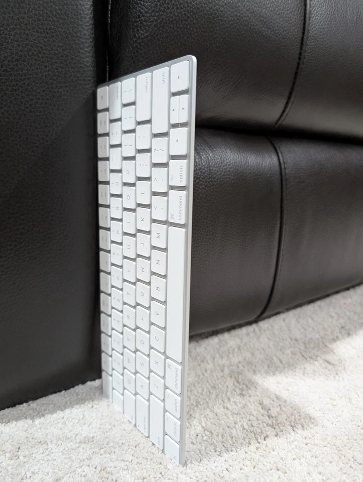 Apple Magic Keyboard A1644 Wireless Bluetooth, White, US English Layout - Image 2 of 4