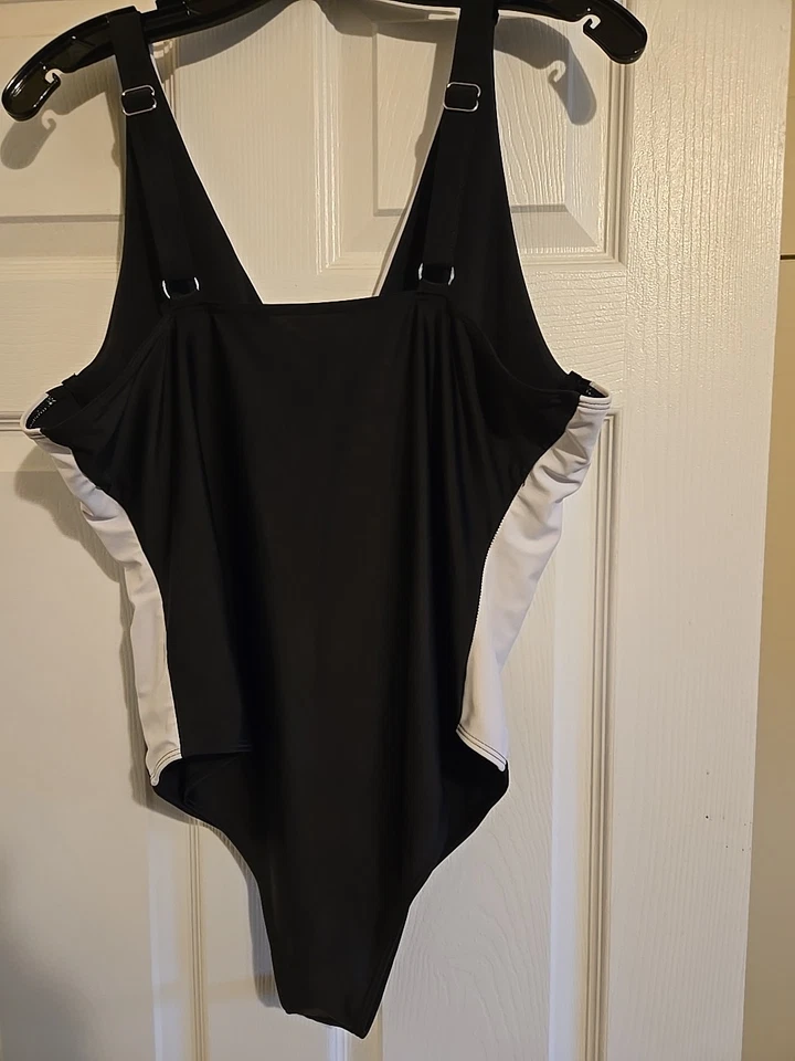 Traje de baño para mujer talla XXL blanco y negro detalles en la parte delantera y lateral adelgazante Foto 4 de 4